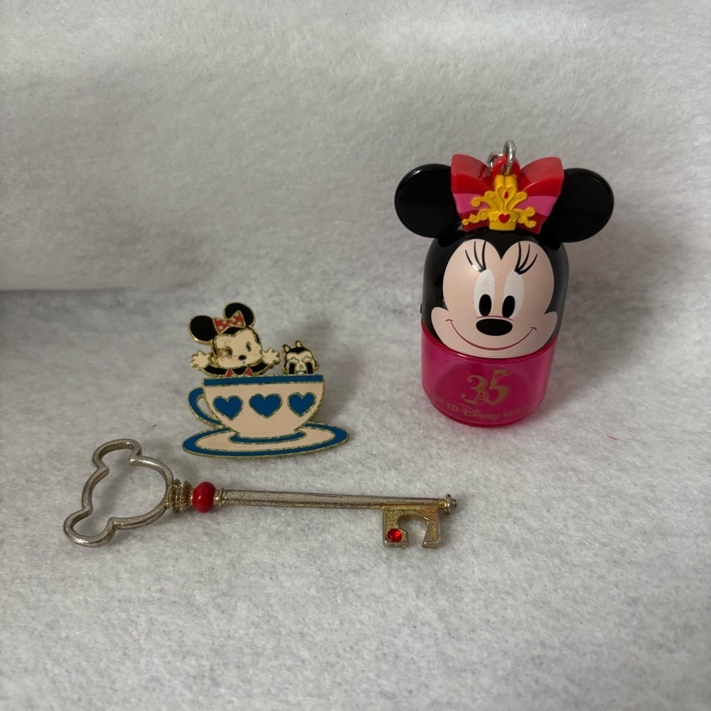 SET of 3 MINNIE MOUSE Tokyo Disneyland 35th Anniversary Key Pin Disney Japan